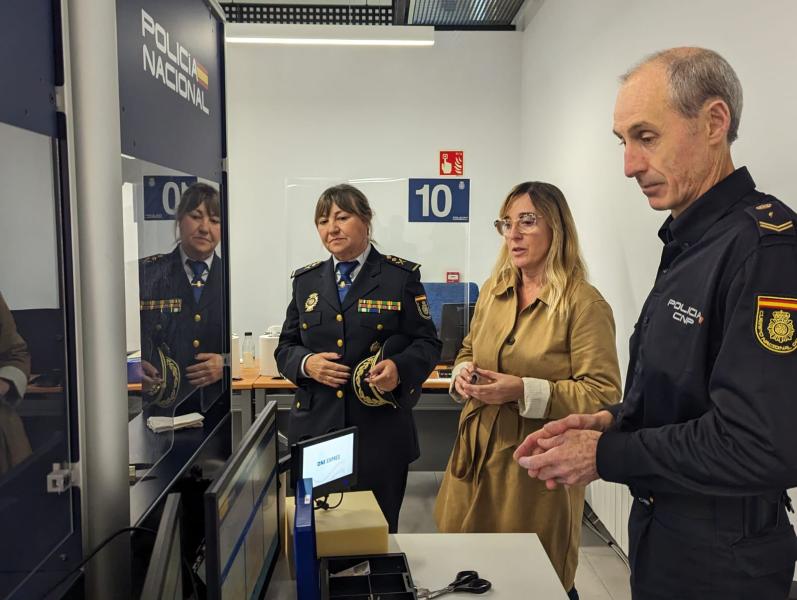 La Policia Nacional implanta a Santander el DNI Exprés, un nou i àgil sistema d'expedició del document nacional d'identitat