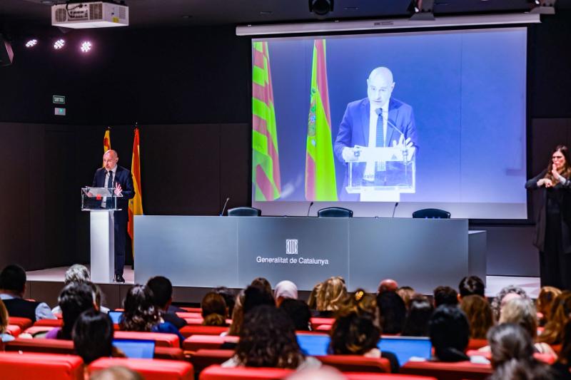 Generalitat i Govern espanyol reivindiquen els beneficis de la migració en unes jornades sobre el nou reglament d'estrangeria