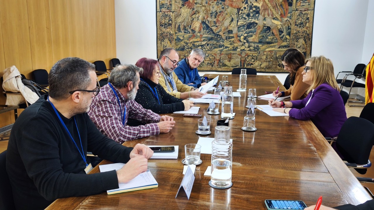 La delegada del Gobierno ser reúne con la Federació d'Associacions Veïnals de València