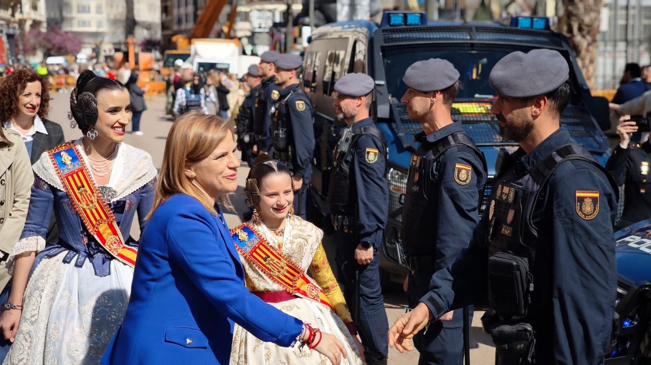 Exhibición de unidades de la Policía Nacional del dispositivo de Fallas 2026