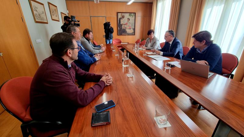 Quintana trasllada als regants de Terra de Fangs el compromís del Govern d'Espanya amb el projecte de regadiu