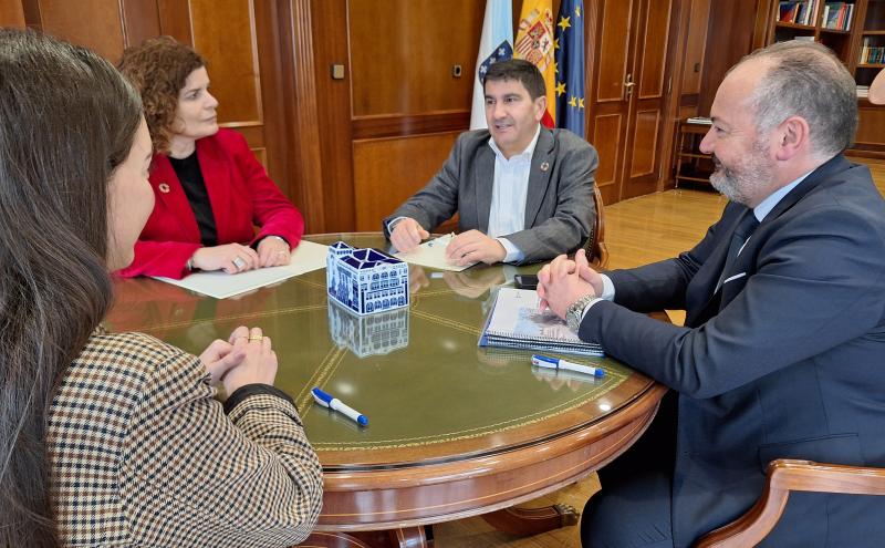 El delegat del Govern i l'alcalde de Culleredo concreten les actuacions de millora en el passeig d'O Burgo
