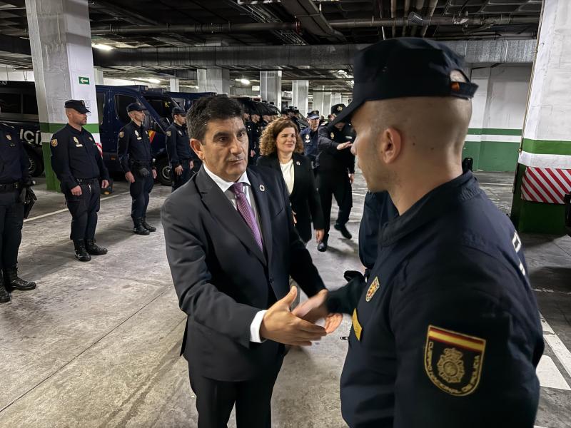 Pedro Blanco acomiada a la Corunya la prop de 200 agents de Policia Nacional de Galícia que se sumaran als treballs de recuperació de les àrees afectades per la DANA a València