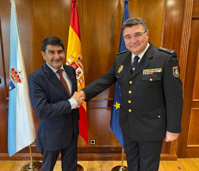 El delegado del Gobierno recibe al nuevo jefe superior de Policía de Galicia