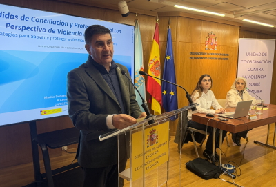 Imagen del delegat parlant en l'acte d'inauguració