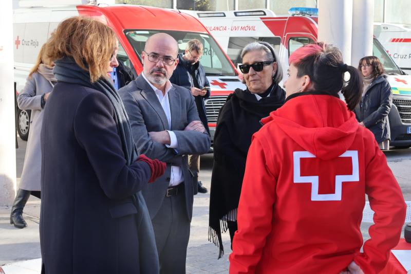 El delegat del Govern destaca la labor de Creu Roja en una visita a les seves instal·lacions