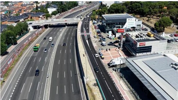 Transports posa en servei el nou itinerari per als vianants del pas superior sobre l'A-6, a Collado Villalba