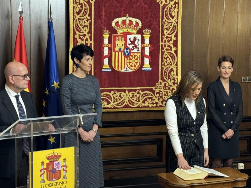 La delegada del Govern a Navarra subratlla el seu compromís amb la igualtat, la justícia social i el progrés en la seva presa de possessió