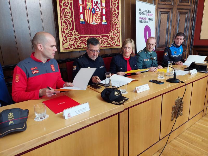 Signat un protocol que millorarà la coordinació policial en l'atenció a víctimes de violència de gènere a Pamplona