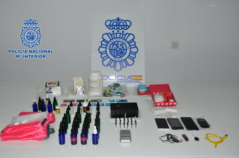 La Policia Nacional deté a Vitòria-Gasteiz a dues persones per traficar amb speed i èxtasi líquid en un pis