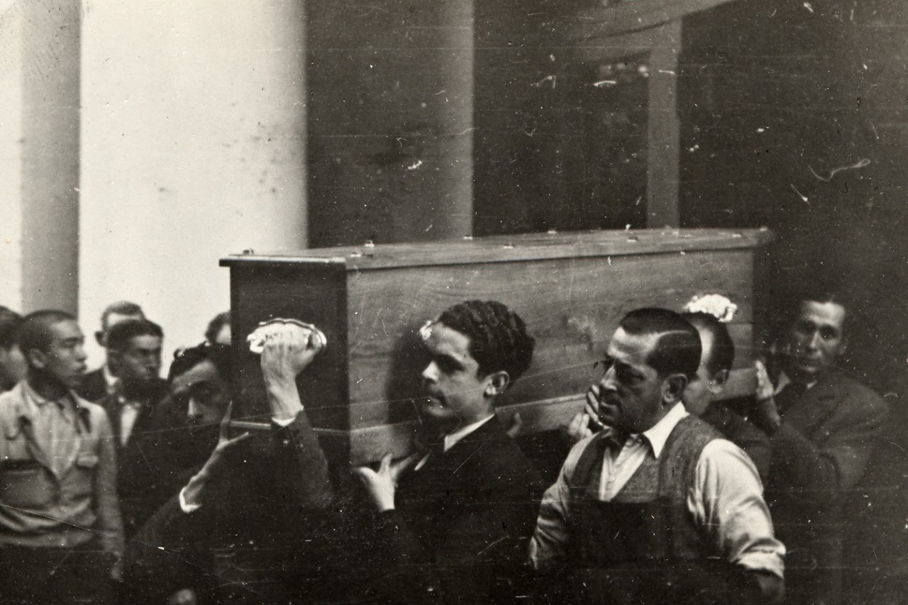 Entierro de Azaña en el cementerio de Montauban Entierro de Azaña en el cementerio de Montauban