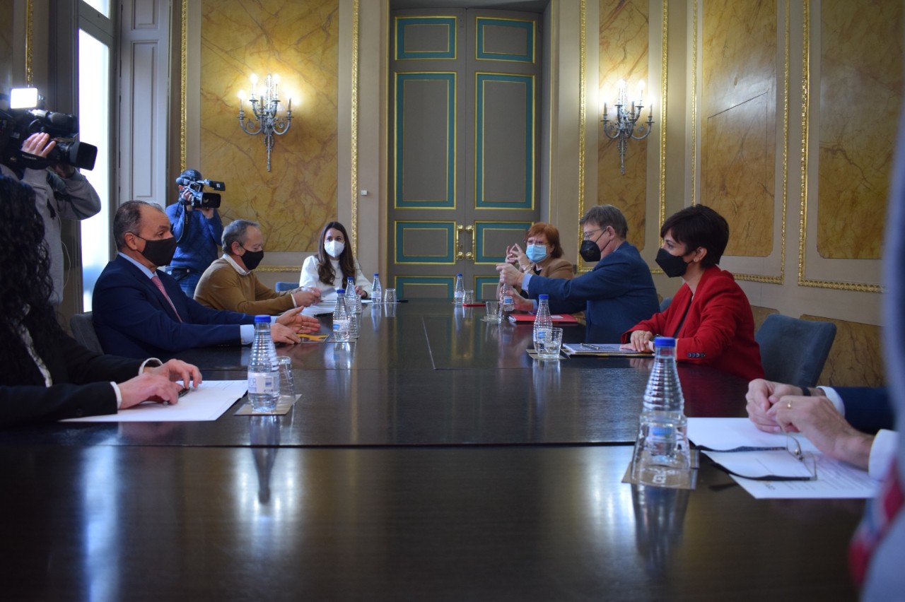 Reunió al costat de Ximo Puig amb els agents socials de la Comunitat Valenciana