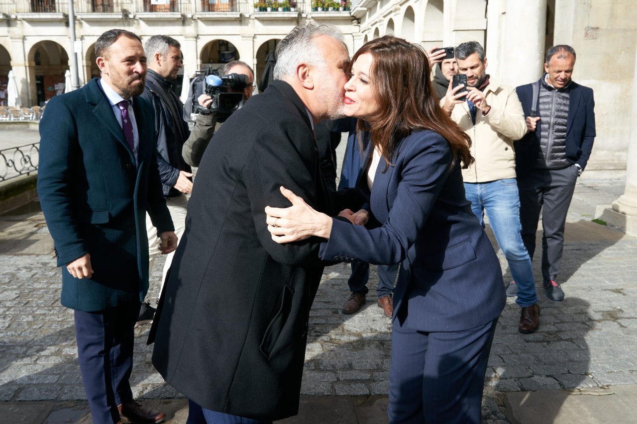Reunió amb l'alcaldessa de Vitòria