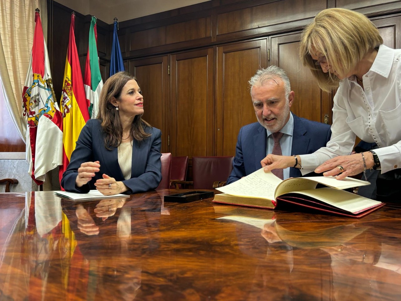 Reunió amb l'alcaldessa de Vitòria