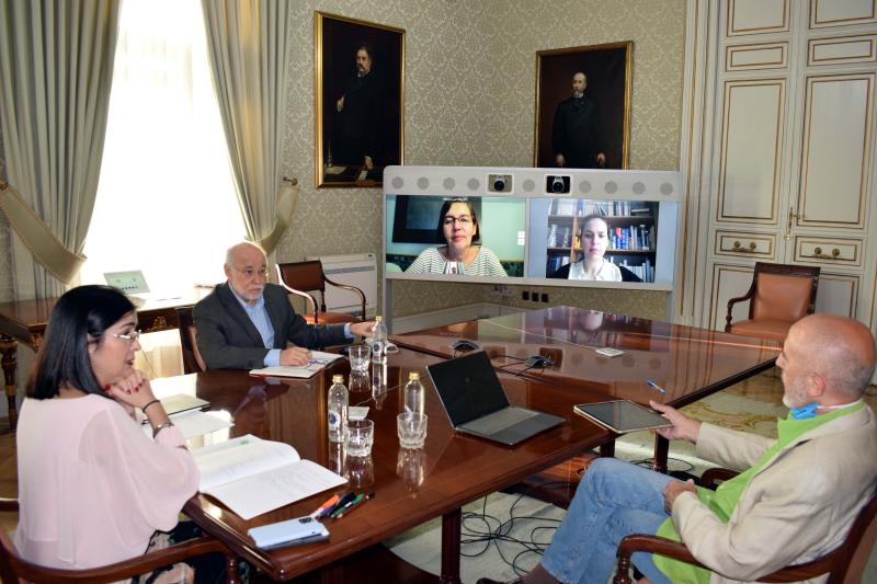 Carolina Darias i Mari Luz Morán estudien la presència de l'Administració General de l'Estat en els cursos d'estiu de la UIMP