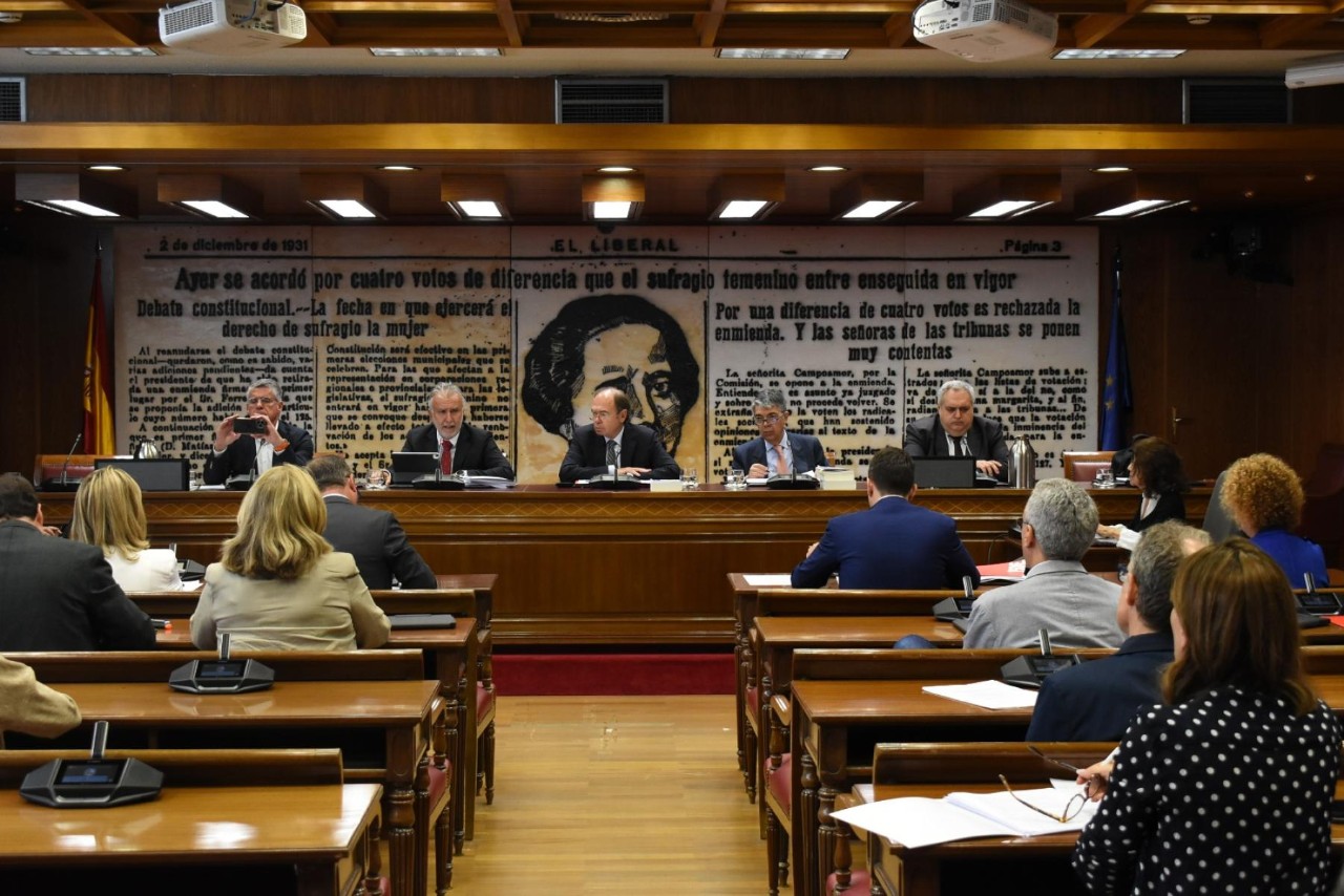 El Govern trasllada al Ministeri Fiscal que investigui si el president del Parlament balear va incórrer en un delicte d'odi després de trencar les fotos de dones afusellades durant el franquisme