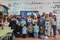 La delegada del Gobierno subraya la importancia de los talleres escolares de CHC para despertar la conciencia ambiental