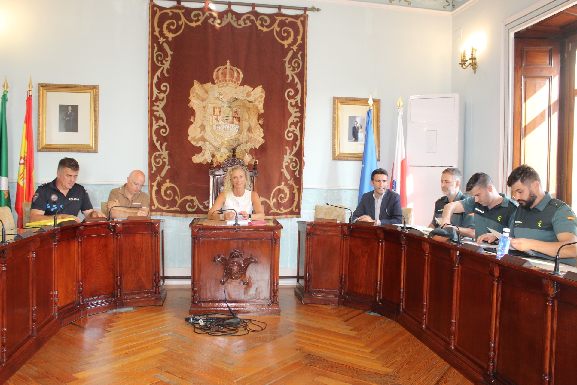 El delegado del Gobierno participando en la Junta Local de Seguridad presidida por la alcaldesa