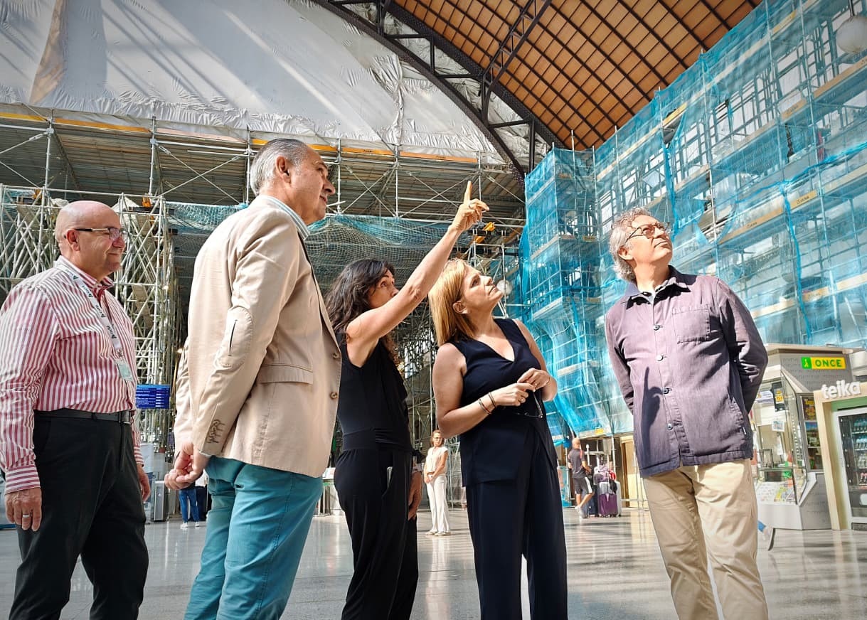 El Gobierno de España ha actuado sobre una superficie de 18.000 m2 de fachada de la Estació del Nord de València que recobrará su imagen original