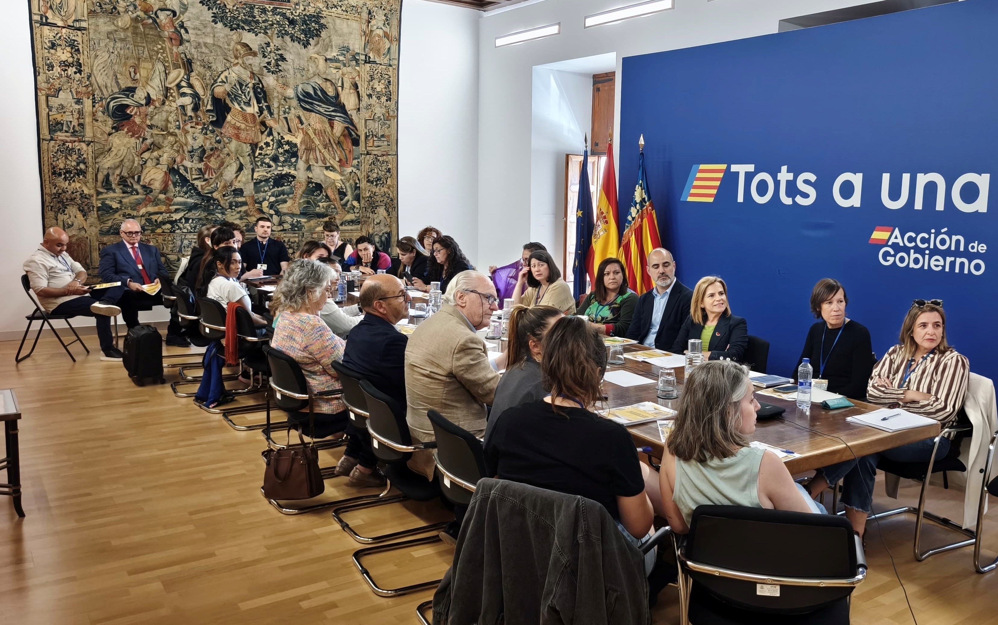 Bernabé subraya “el consenso social para que la regularización salga adelante”