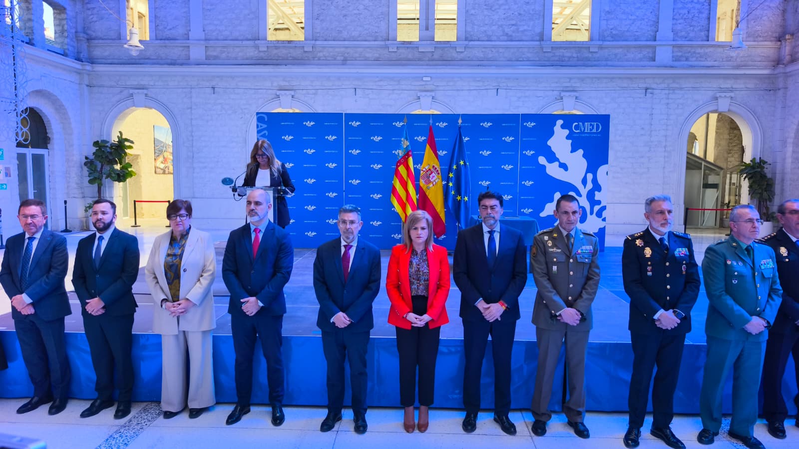 Minuto de silencio por la víctima menor de edad de violencia vicaria de Torrevieja y por la última víctima de violencia de género de Zaragoza