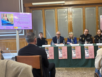 Eladio Santos presentó la charla informativa del Plan Mayor en Ourense