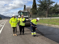 Eladio Santos, en los trabajos de asfaltado de la N-120
