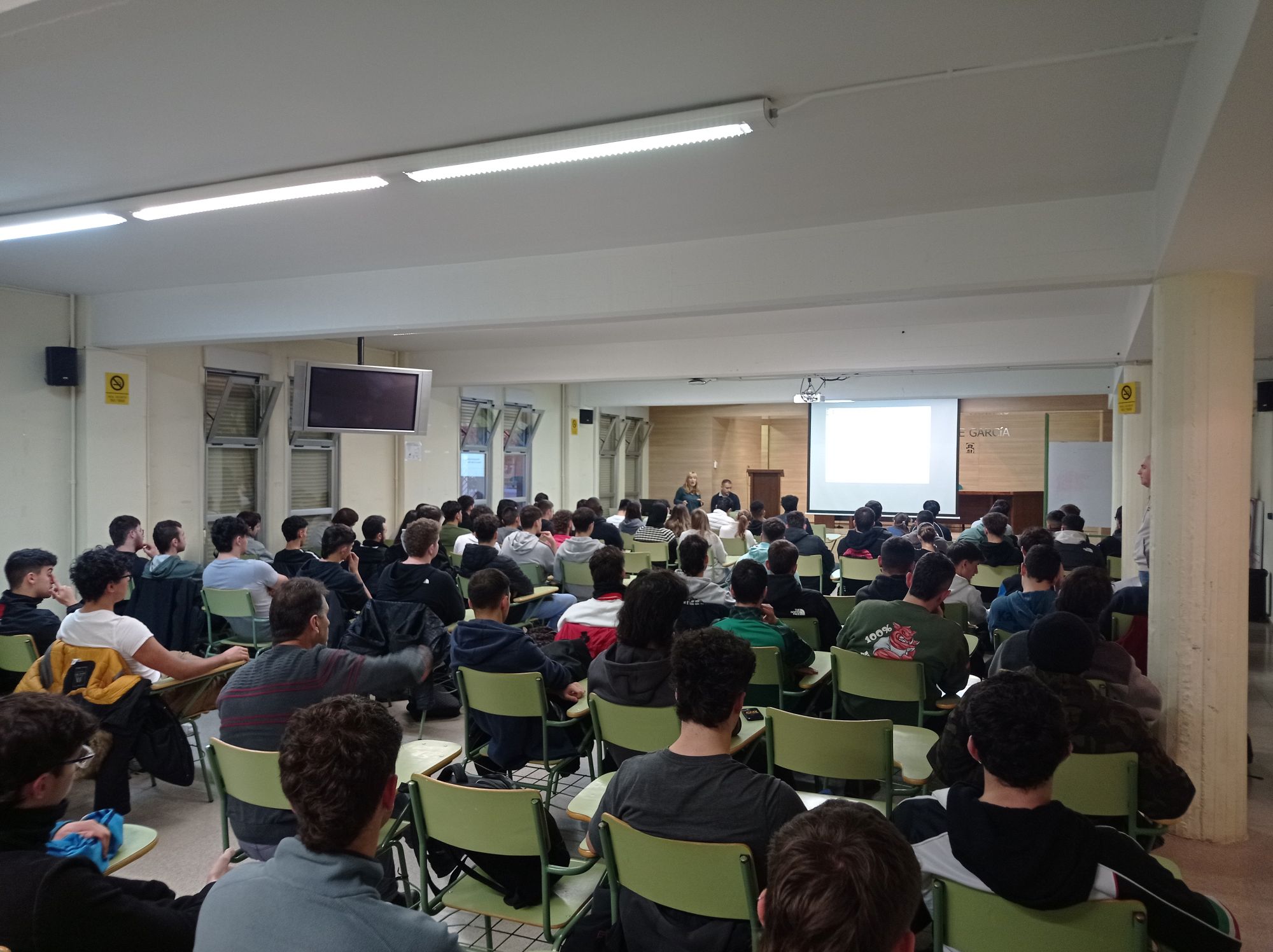 Charla en el IES Inventor Cosme García, de Logroño