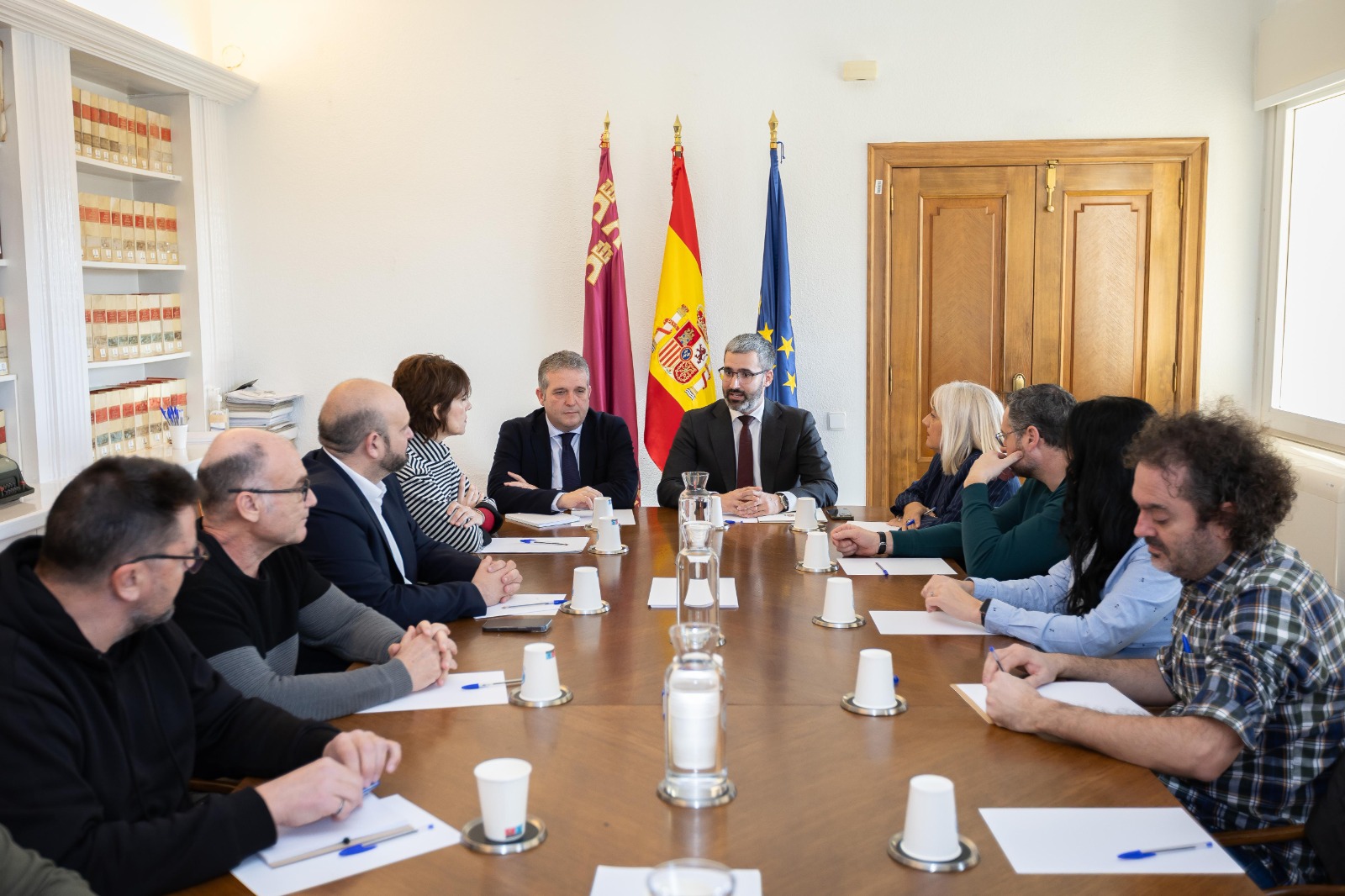 Lucas ha presidido la reunión con los representantes de las empresas auxiliares