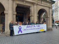 Minut de silenci en l'exterior de la Delegació del Govern