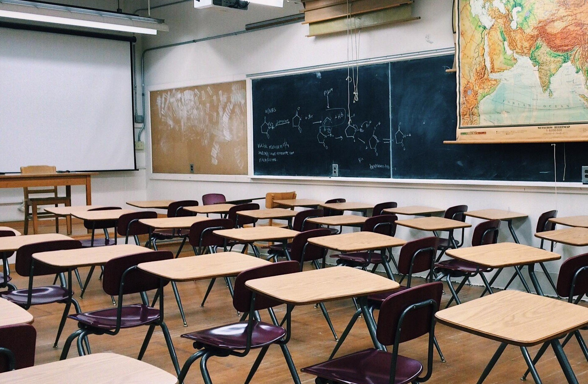 Aula vacía de un colegio