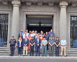 Minute of silence after confirmation as gender violence of the murder of a woman in La Coruña