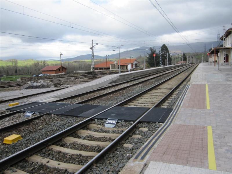 Adif awards for 1.5 M€ the renovation of the section roads at the Bárcena de Pie de Concha station