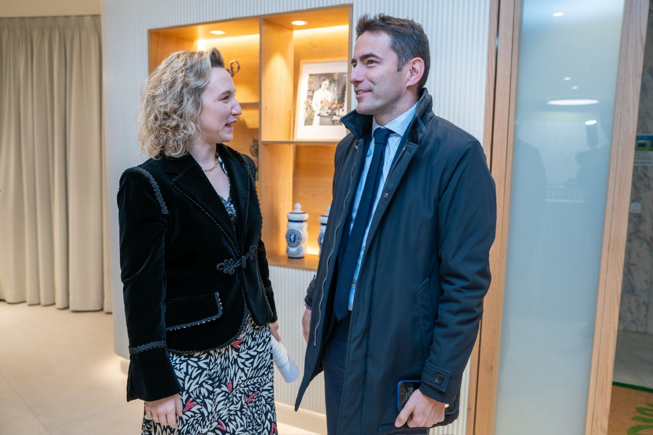 The government delegate and the president of the Official College of Pharmacists of Cantabria