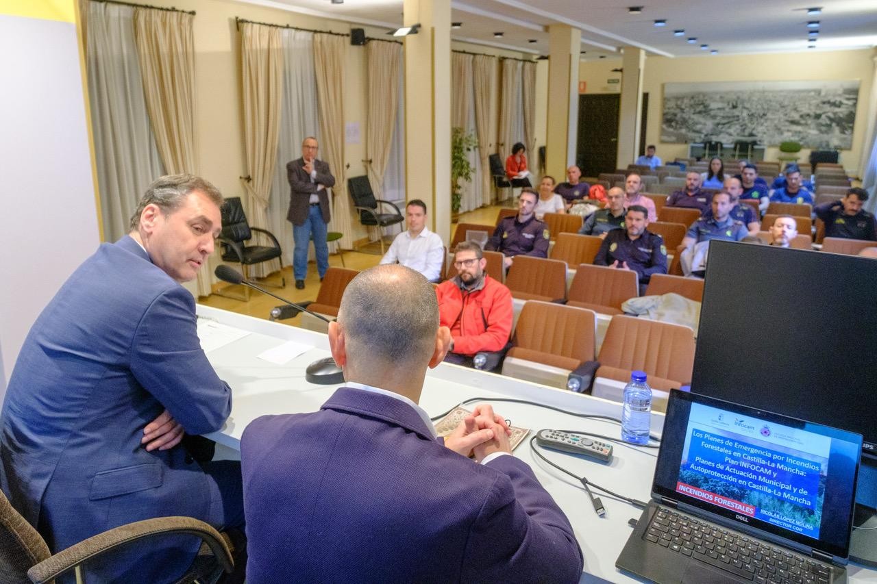 Tierraseca stresses the importance of coordinating the means of the different administrations to deal with the increasingly virulent forest fires