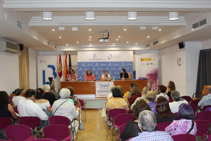 ‘Brujas y Marujas’, conference on cultural approach to violence against women in the Library of Castilla-La Mancha