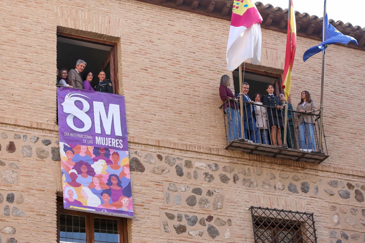 The Government Delegation unfurls the banner on the occasion of International Women’s Day