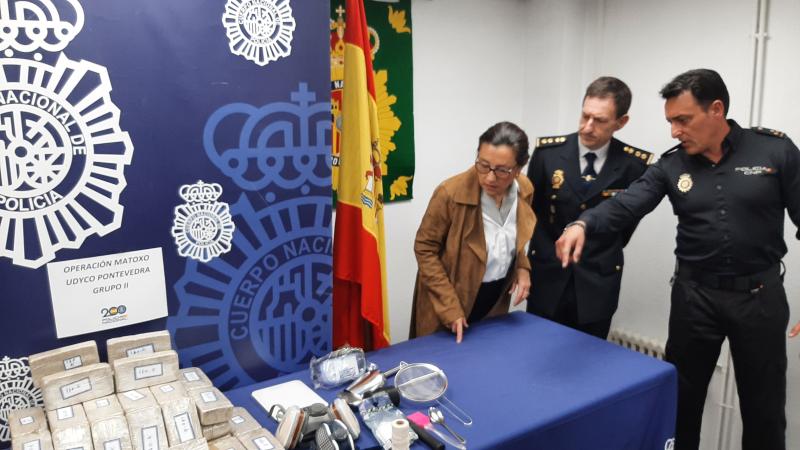 Maica Larriba presented this morning the balance of Operation Matoxo, carried out by the UDYCO of Pontevedra and which allowed the seizure of a large amount of this substance