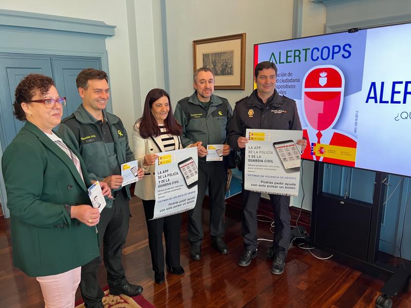 Isabel Rodríguez encourages the residents of the province to download the mobile application AlertCops “for quick and direct communication with the Security Forces and Corps”