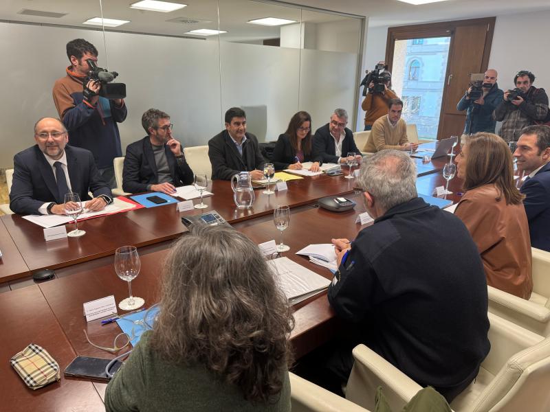 Pedro Blanco reiterates the Government’s support for the Xunta and calls for a coordinated response to the pellet emergency