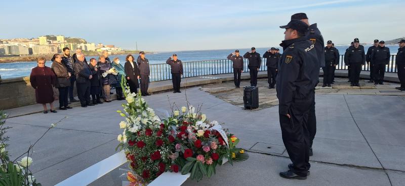 María Rivas presided this morning the act of tribute to the national police officers who died 12 years ago