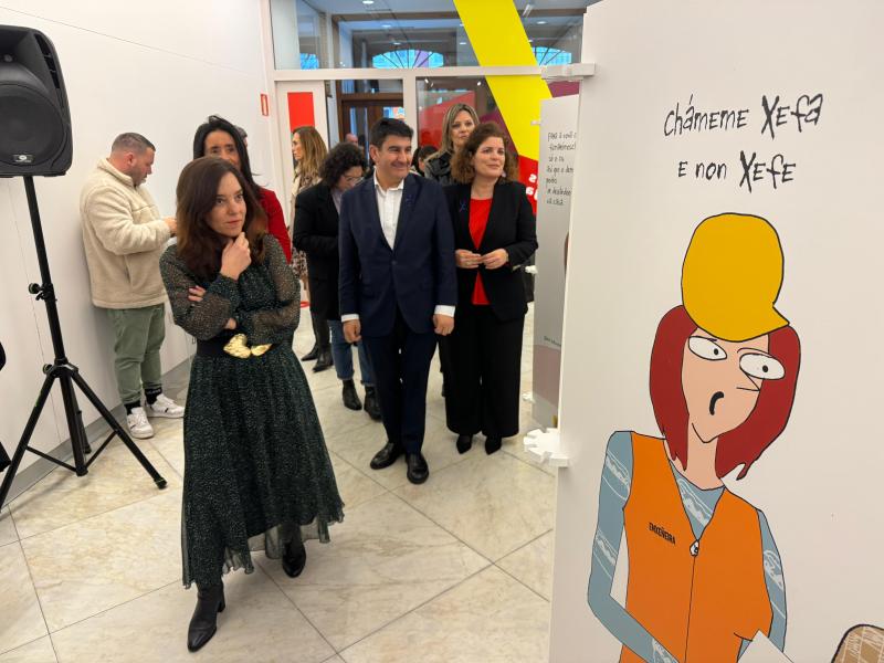 The government delegate, Pedro Blanco, goes together with the mayor of A Coruña, Inés Rey, and the subdelegate in A Coruña, María Rivas, to the inauguration of the exhibition 'Unstoppable'