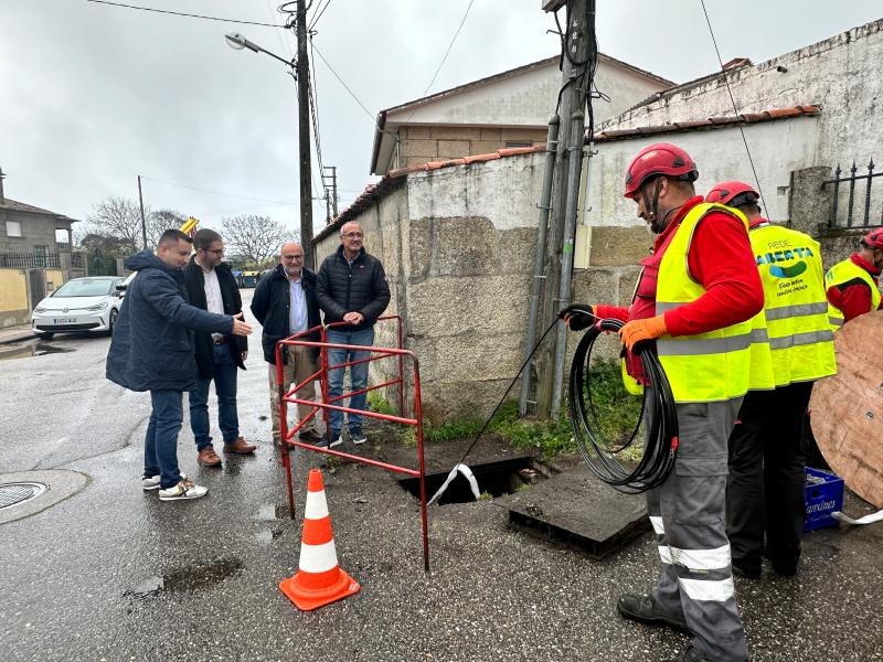 Abel Losada highlights the great advance of the deployment of optical fiber in the Val Miñor