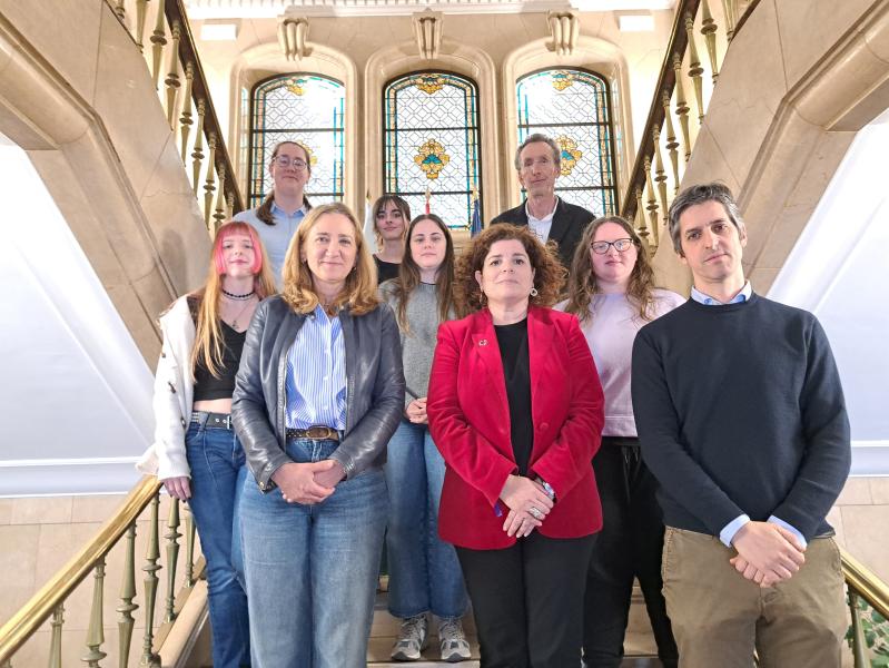 María Rivas says goodbye to the staff of the 'First Experience' program in A Coruña