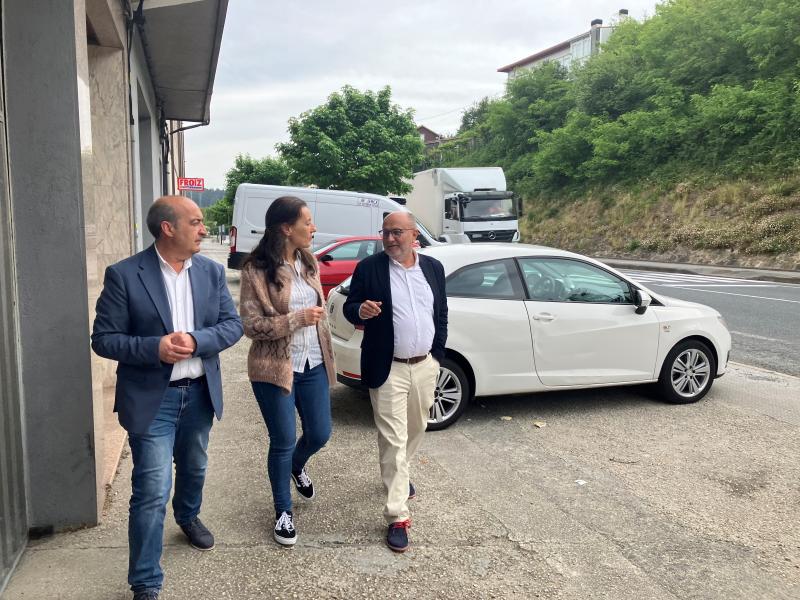 Abel Losada values the support of the City of Pontecesures to the program of help to the people over 65 years of age for the IRPF campaign