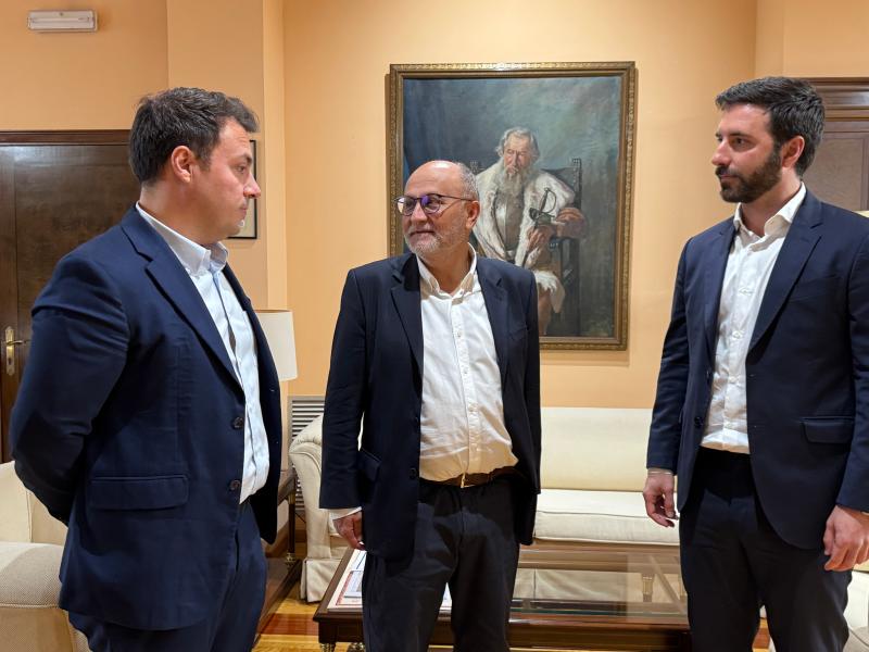 Abel Losada congratulates the Sungrow for the battery warehouse of Sanxenxo, the first in Galicia, and which has the support of the Government of Spain