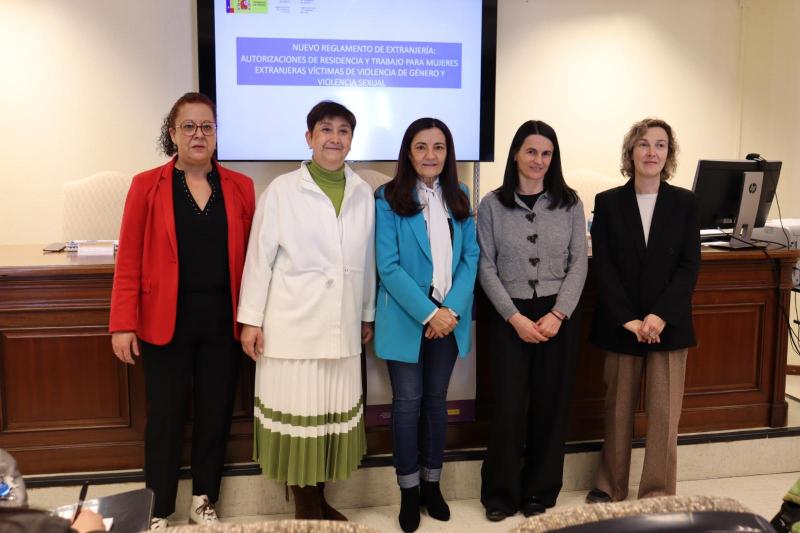 Isabel Rodríguez highlights advances in the protection of foreign women victims of gender violence, sexual violence and trafficking