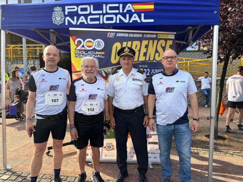 Eladio Santos congratulates the National Police for its commitment to solidarity and sport, "a binomial with which the whole society wins"