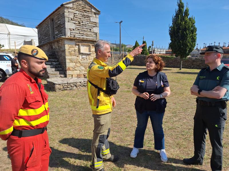 María Rivas subraya en Ponteceso que el Gobierno pone a disposición de Galicia todos los recursos del Estado para combatir los incendios