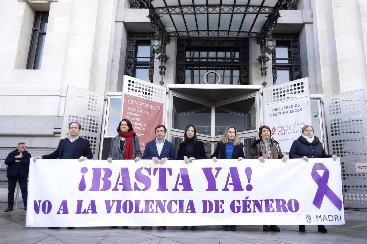 Mercedes González participates in the minute of silence called as a sign of revulsion after the last murder for gender violence, which occurred in Puente de Vallecas